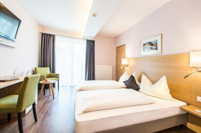 Отель Hotel Petra, Лана